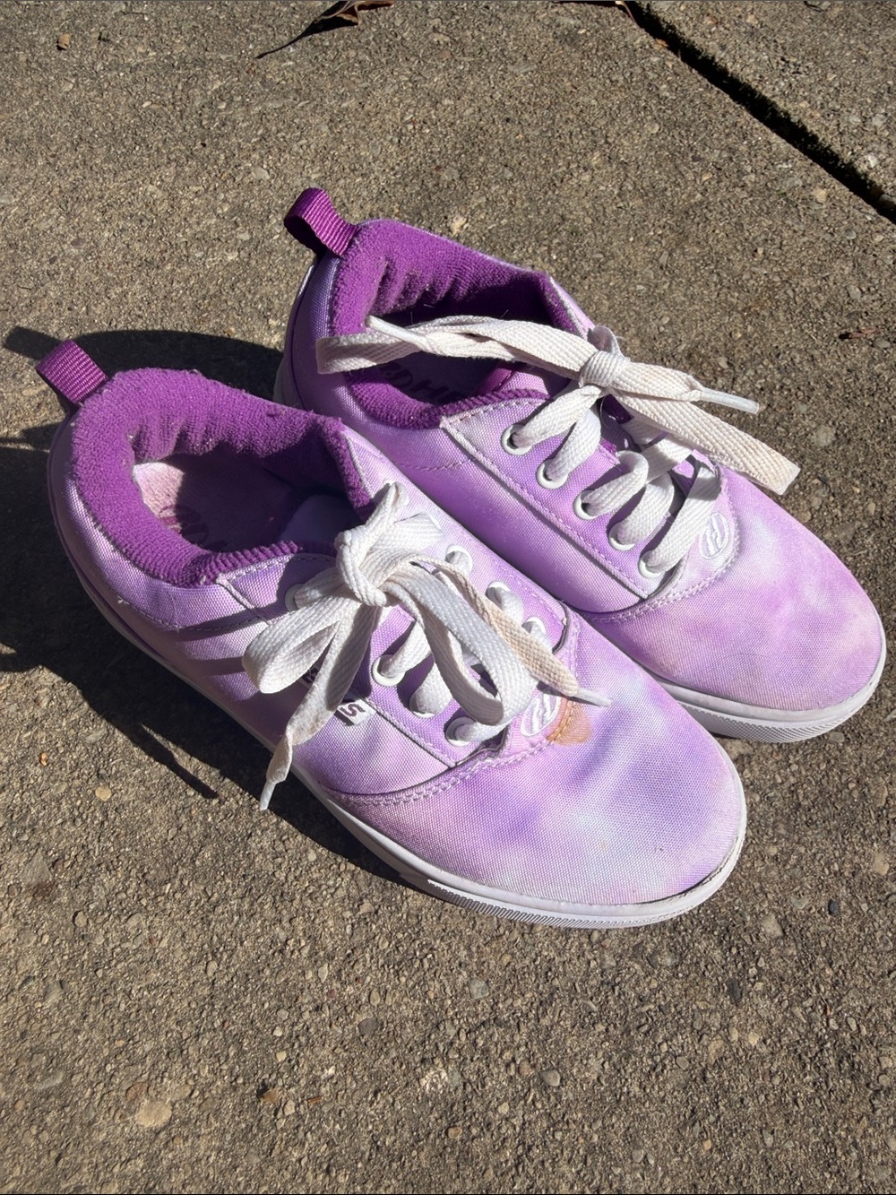 Heelys Girls Purple Tie-Dye Lace-Up Sneakers